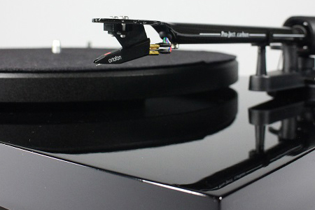 Platine vinyle Pro-Ject Debut Carbon USB