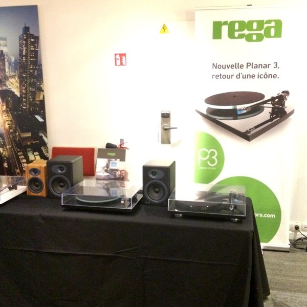 salon-son-image-stand-rega