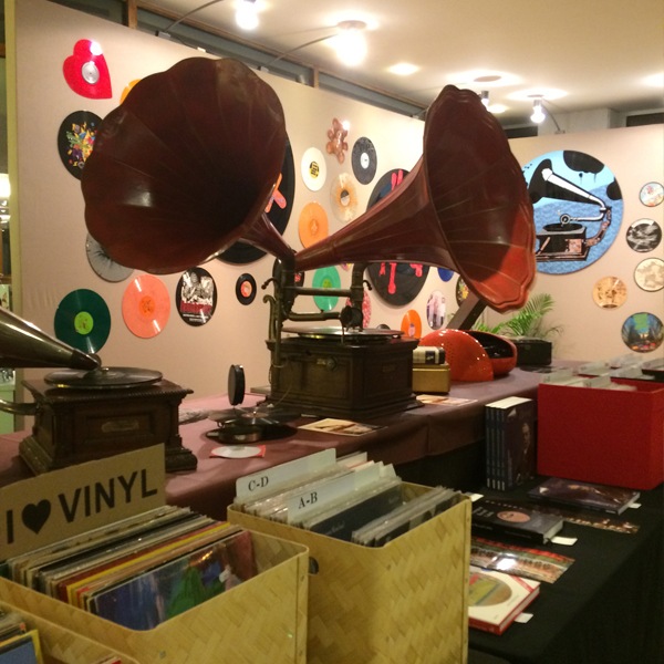 salon-son-image-stand-star-wax