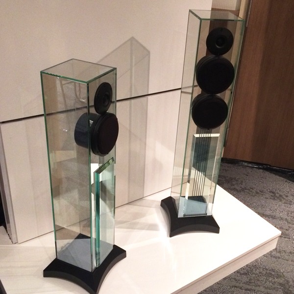 salo-son-image-stand-waterfall-audio