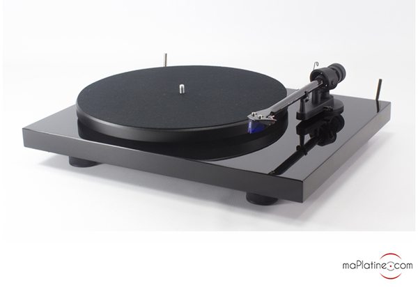 Platine vinyle Pro-Ject Debut-Carbon 2M Blue Spéciale Edition