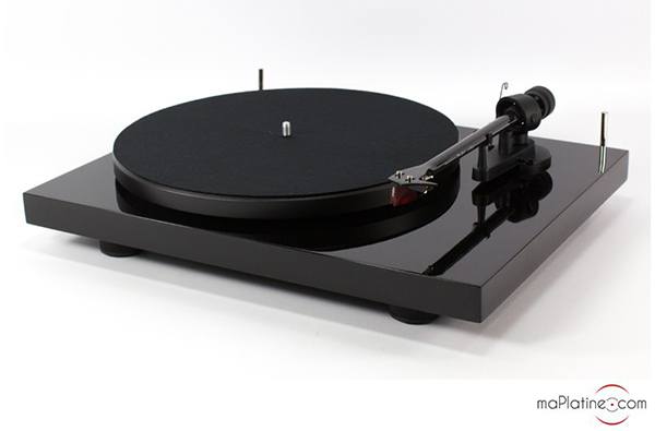 Platine vinyle Pro-Ject Debut Carbon 2M Red SE