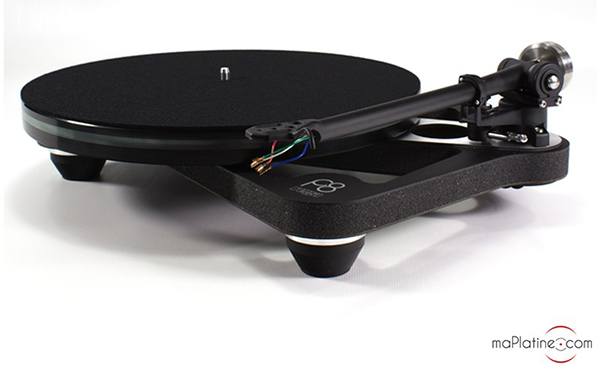 Rega Planar 8 turntable