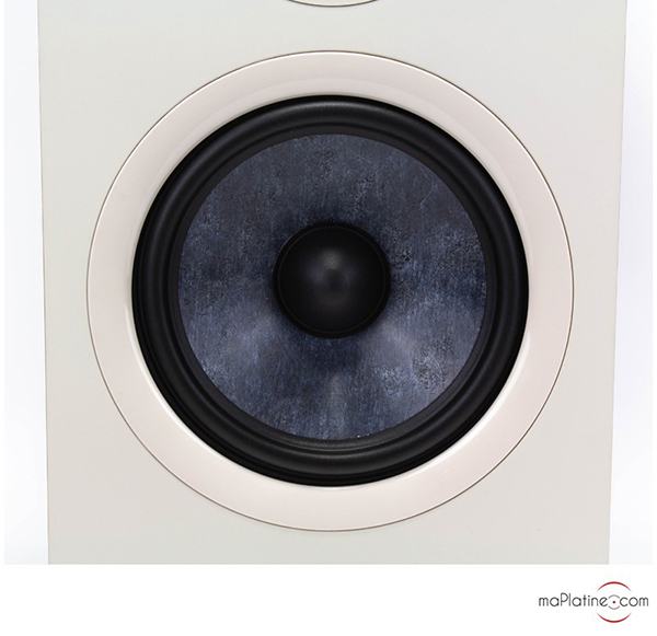 Focal Chora 806 bookshelf speakers