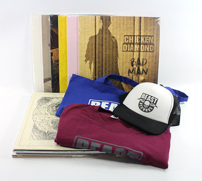 Lot de vinyles et goodies du label Beast Records Lot de vinyles et goodies du label Beast Records