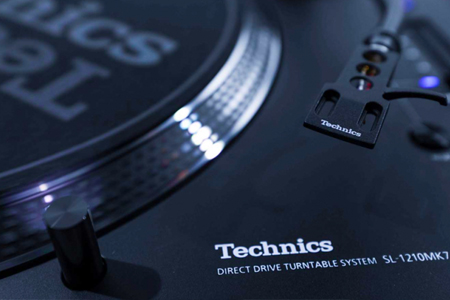 Platine vinyle Technics SL-1210 MK7