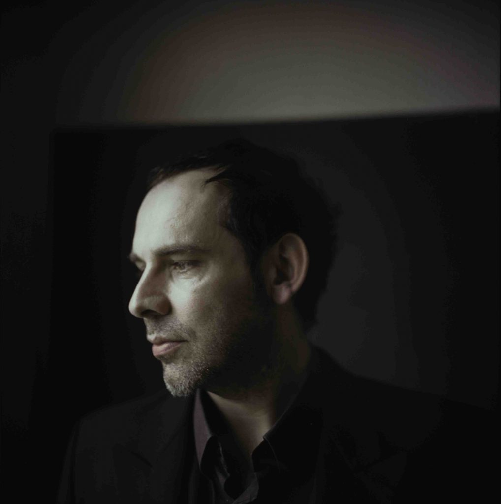 Interview d'Olli, artiste qui performe au Festival national du film d ...