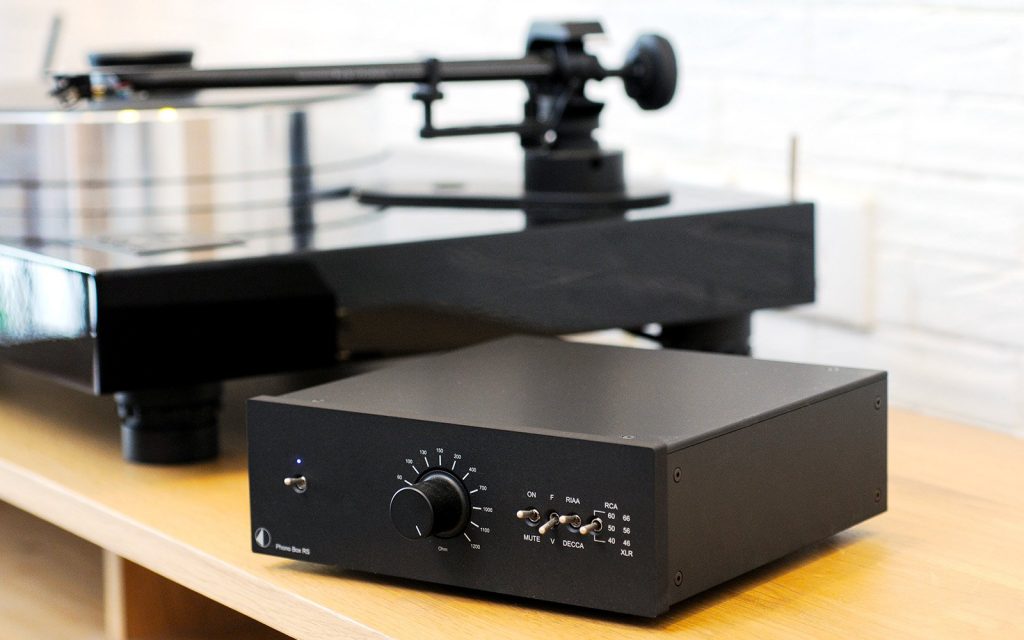 Préamplificateur et platine vinyle Pro-Ject