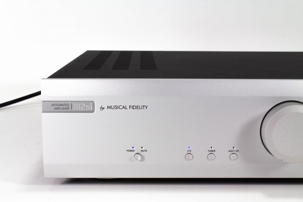 Découvrez l'amplificateur Intégré Musical Fidelity M2 Si Argent - maPlatine.com