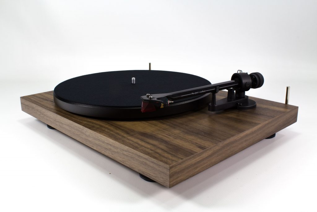 Platine vinyle Pro-Ject Debut Carbon avec cellule 2M Red Platine vinyle Pro-Ject Debut Carbon avec cellule 2M Red