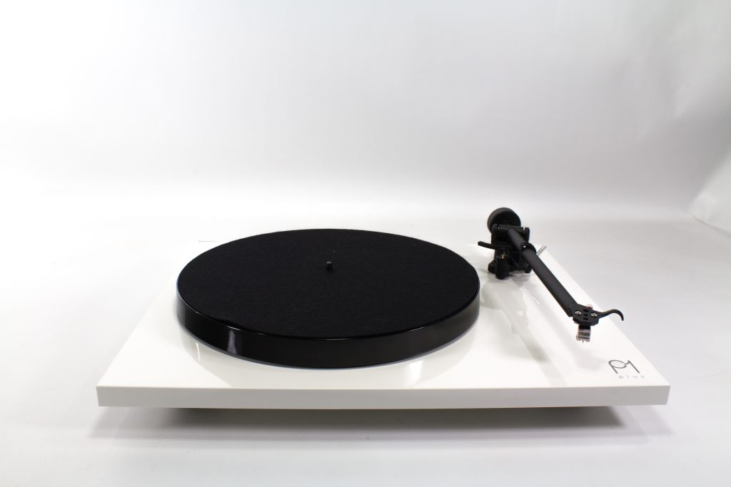 En savoir plus sur la platine vinyle Rega Planar 1 Plus Platine vinyle Rega Planar 1 Plus