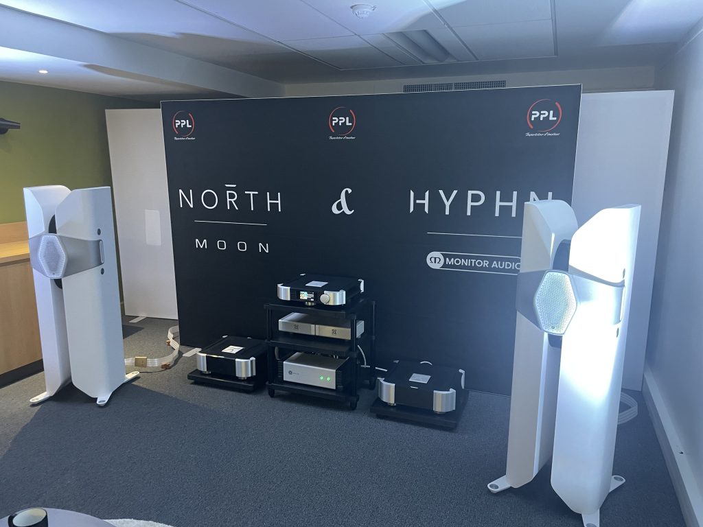 Auditorium North, Moon, Hypn et Monitor Audio