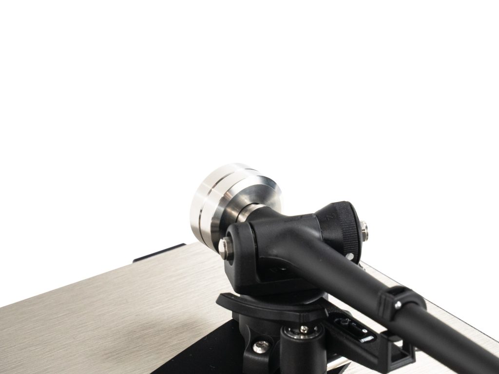 Détails bras Rega RB880 de la platine Rega P6 RS