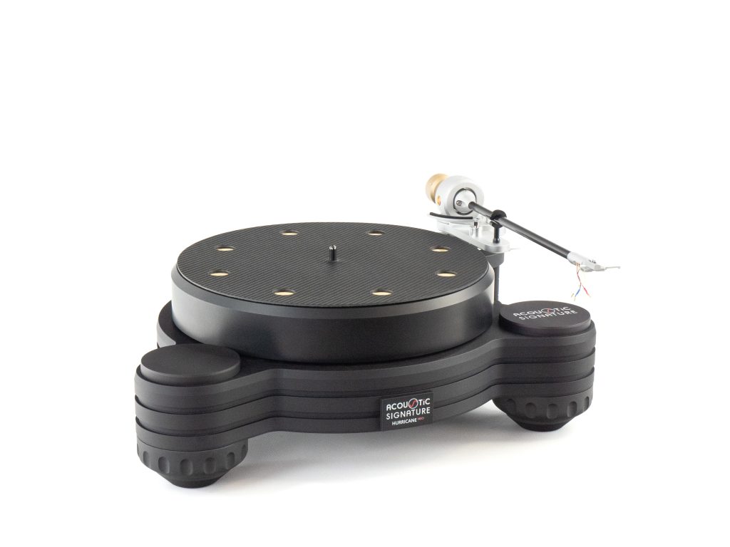 Platine vinyle Hurricane NEO + TA-2000 Acoustic Signature Photo avant de la platine vinyle Hurricane NEO avec le bras TA-2000 Acoustic Signature monté dessus