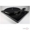 Pro-Ject Debut Carbon DC vinyl turntable Pro-Ject Debut Carbon DC vinyl turntable