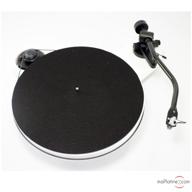 Pro-Ject RPM 3 Carbon Turntable - Audiotehnika