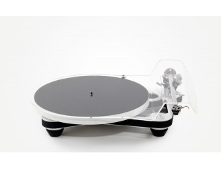 Platine vinyle Rega Planar 10 - blacn mat