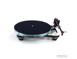 White REGA P8 Turntable + Apheta 3 DEMO