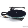 White REGA P8 Turntable + Apheta 3 DEMO