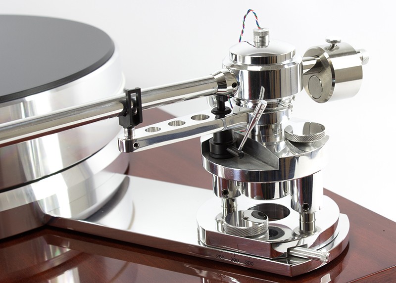Pro-Ject Signature 12 turntable