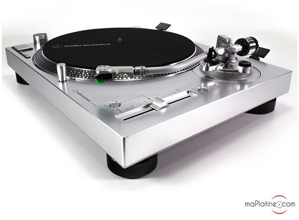 Audio Technica AT-LP120X turntable