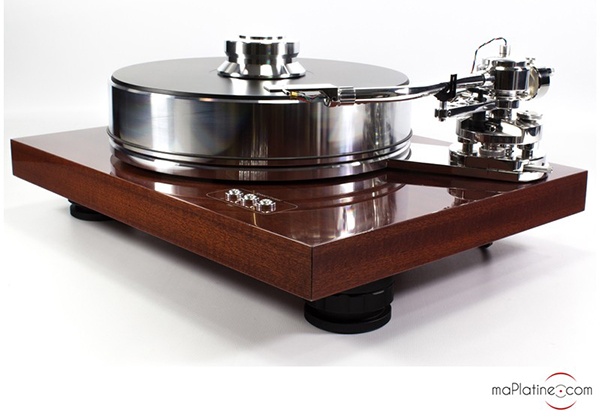 Pro-Ject Signature 10 turntable