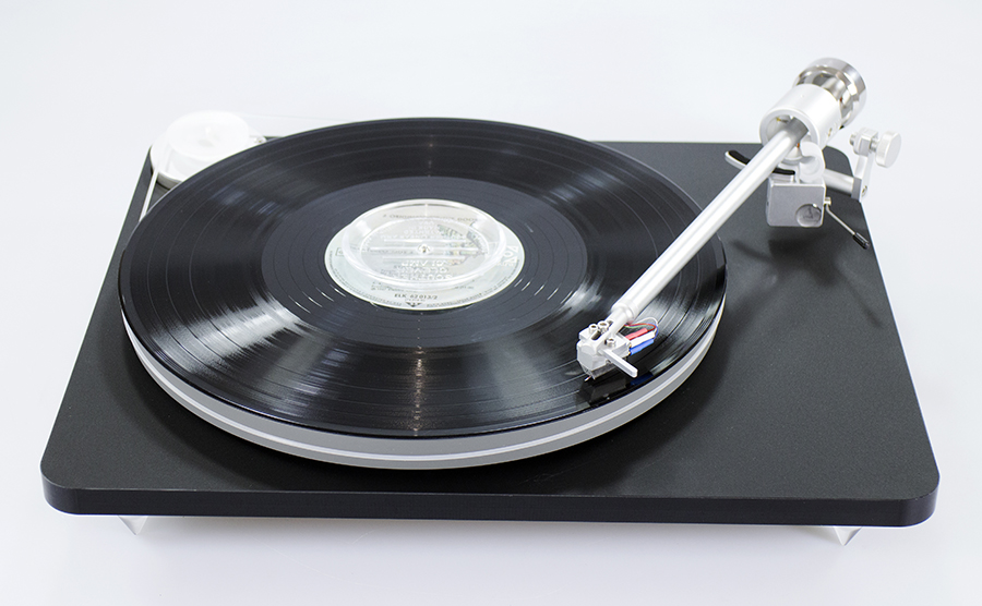Clearaudio Blackmotion turntable