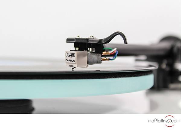 Cellule MM Rega Carbon sur platine vinyle Rega Planar 2