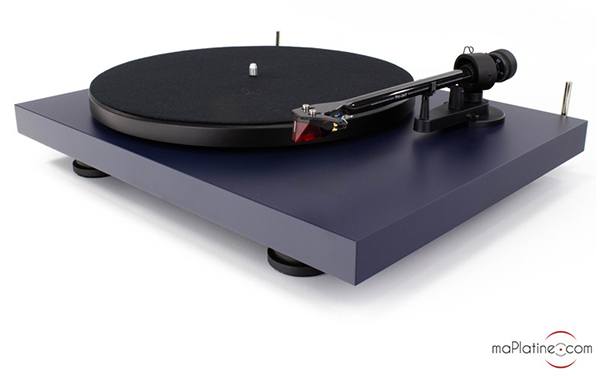 Pro-Ject THE CLASSIC EVO Platine Vinyle Audiophile avec Bras 9 En