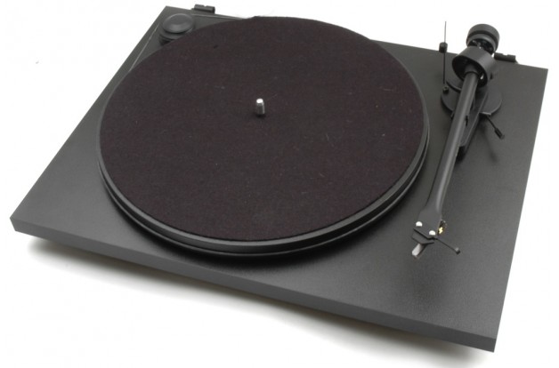 La platine vinyle Pro-Ject Essential II