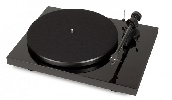 Pro-Ject Debut Carbon turntable