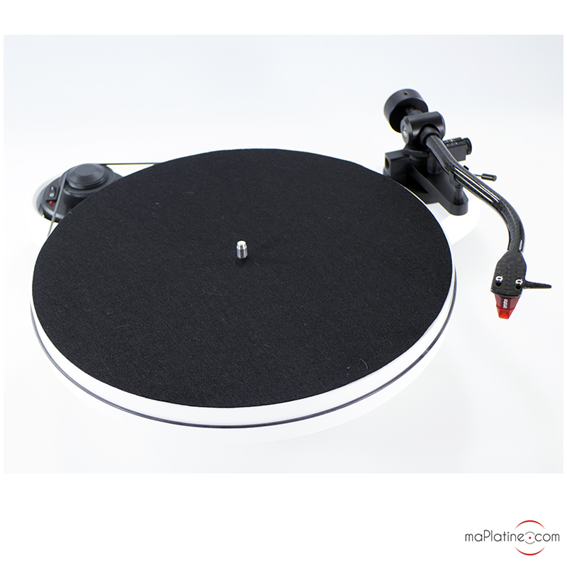 Pro-Ject RPM 1 Carbon turntable
